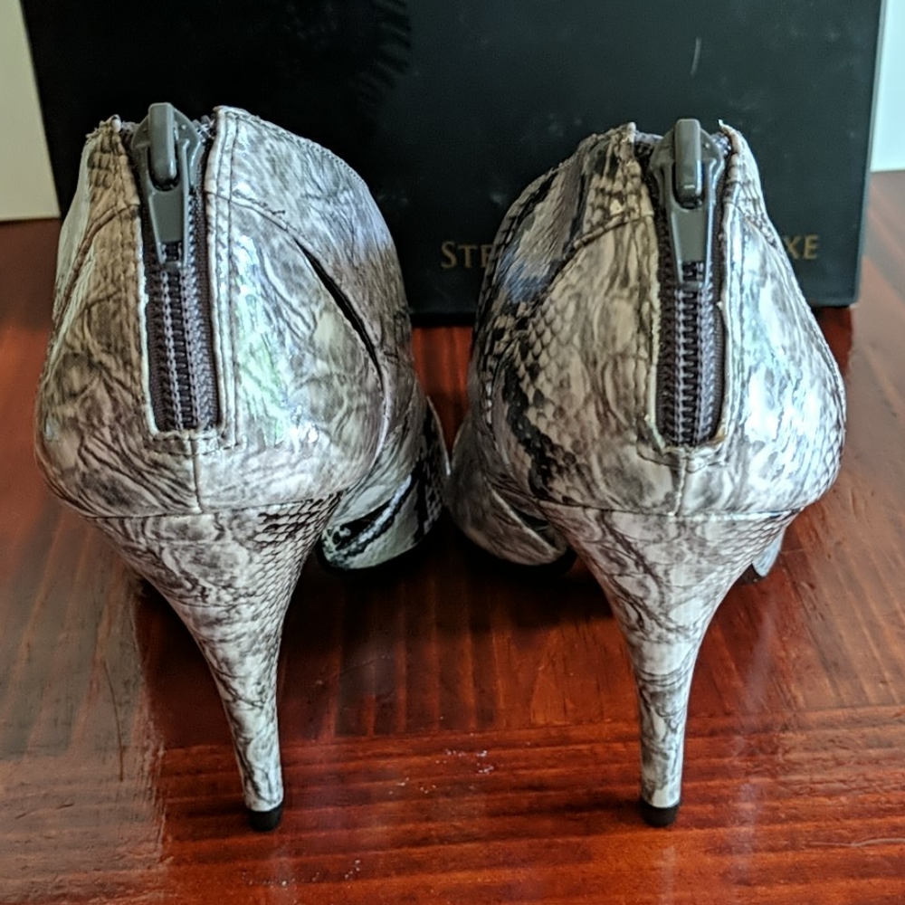 Heels - Picture 3 of 10
